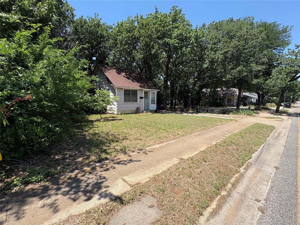 2607 N Locust Street
