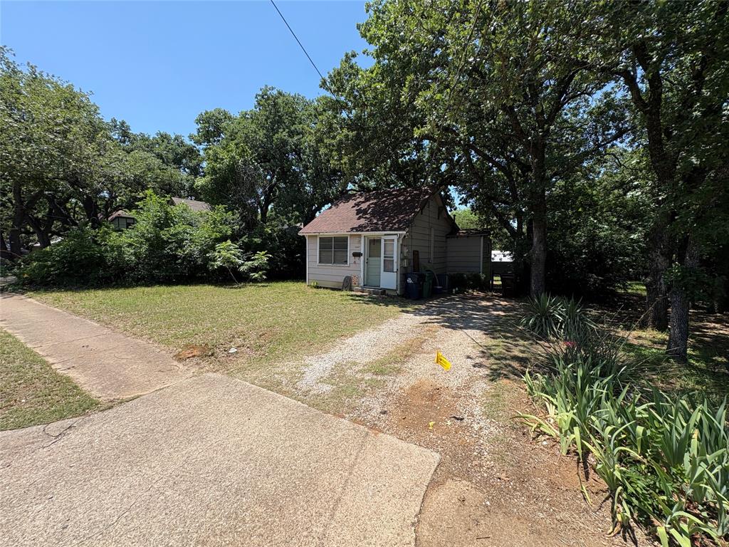2607 N Locust Street