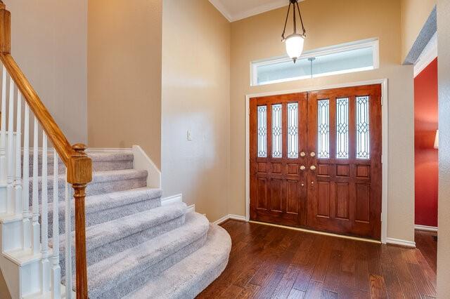 807 Rolling View Court