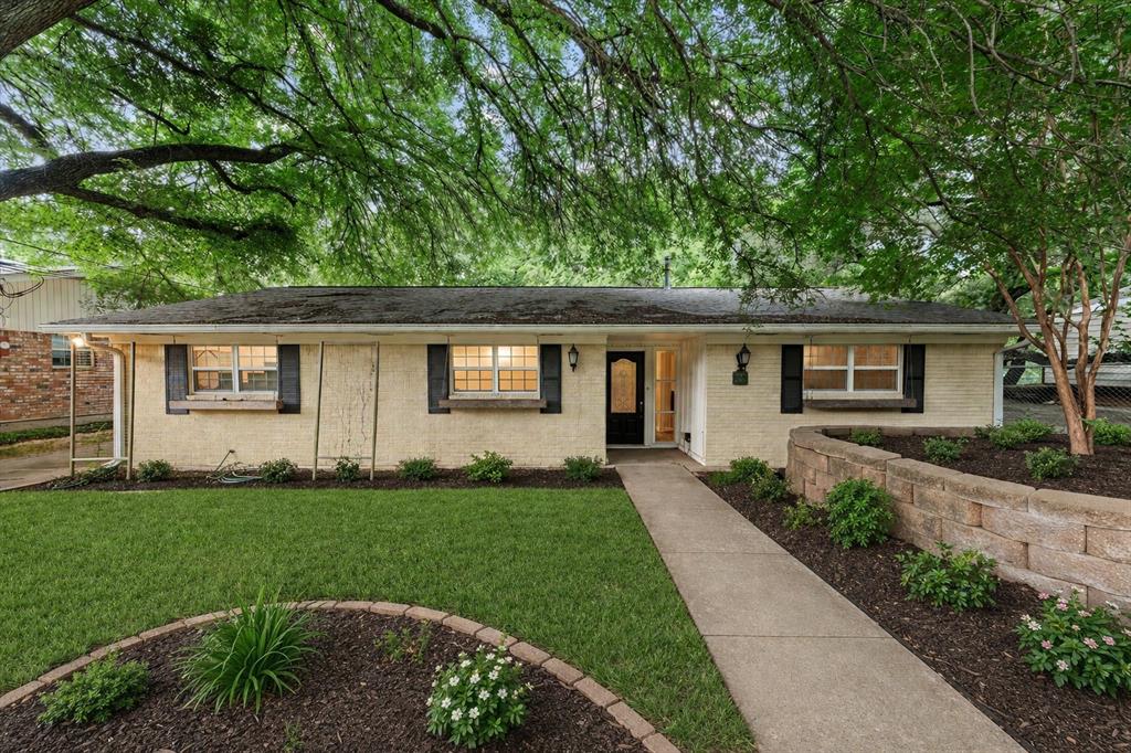 Photo 1 of 26 — 518 Fairway Road, Woodway, TX 76712