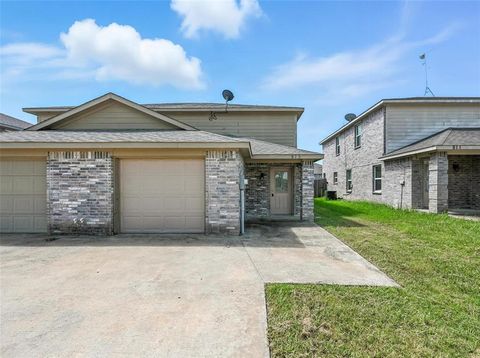 Photo of 813 E College Avenue, Princeton, TX 75407 (MLS # 21094911)