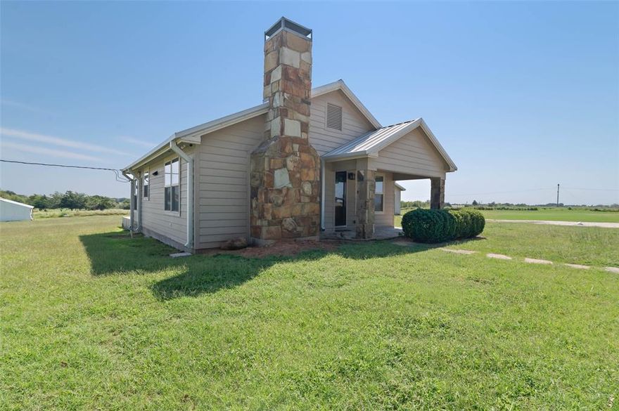 Super cute 2 bedroom, 1 bath home on 1 acres just outside of Whitesboro.   2 car detached garage also on property.  House features wood floors and some recent updates.   Other features include Metal roof, stone fireplace and more.