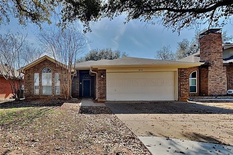 Photo of 8720 Mystic Trail, Fort Worth, TX 76118 (MLS # 21198485)