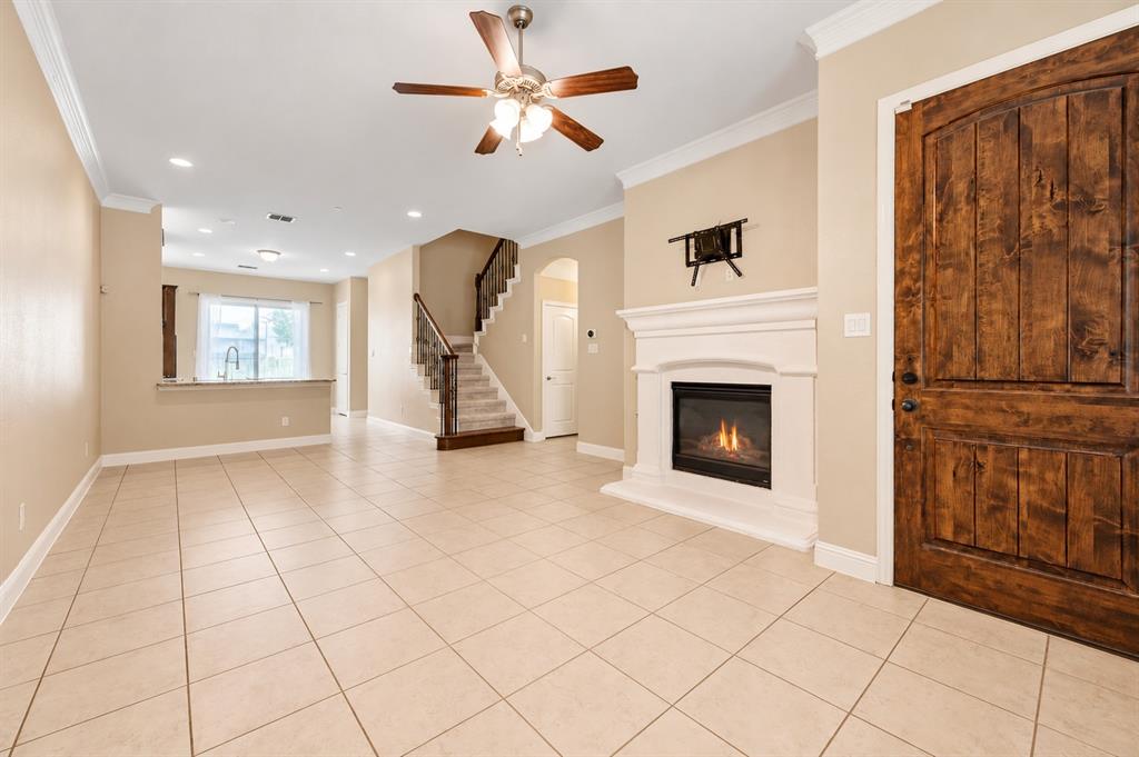 832 Lake Vista Place