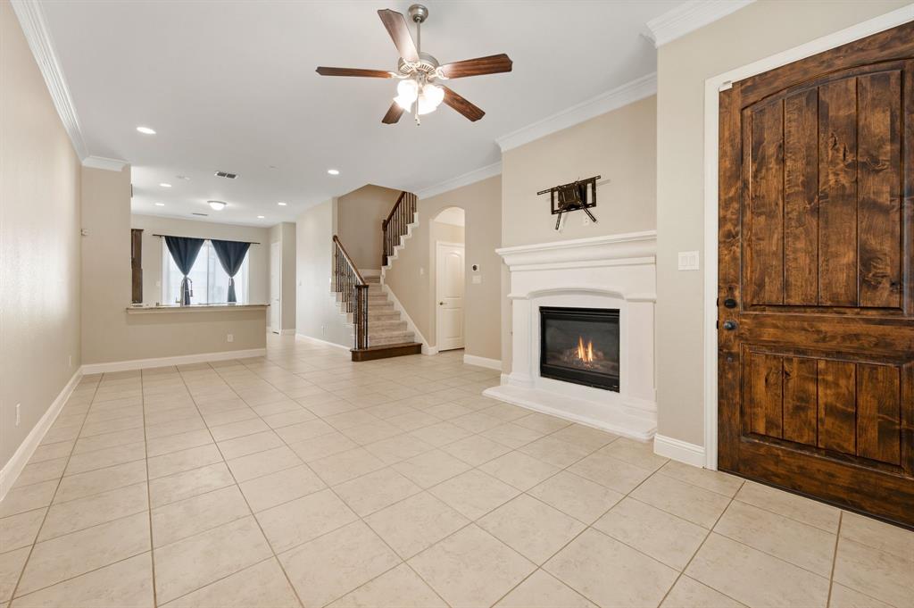 832 Lake Vista Place