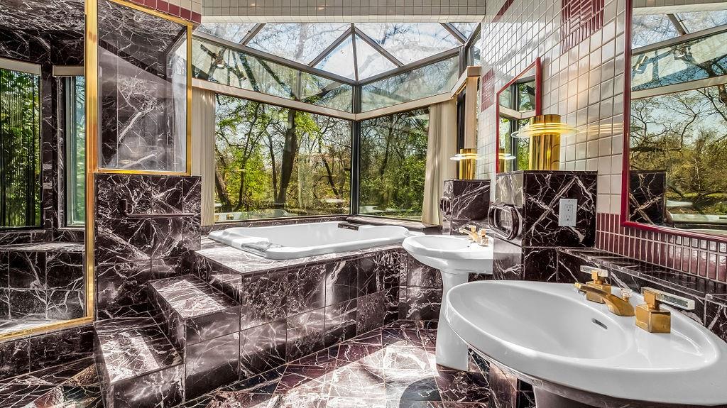 3724 Wooded Creek Drive