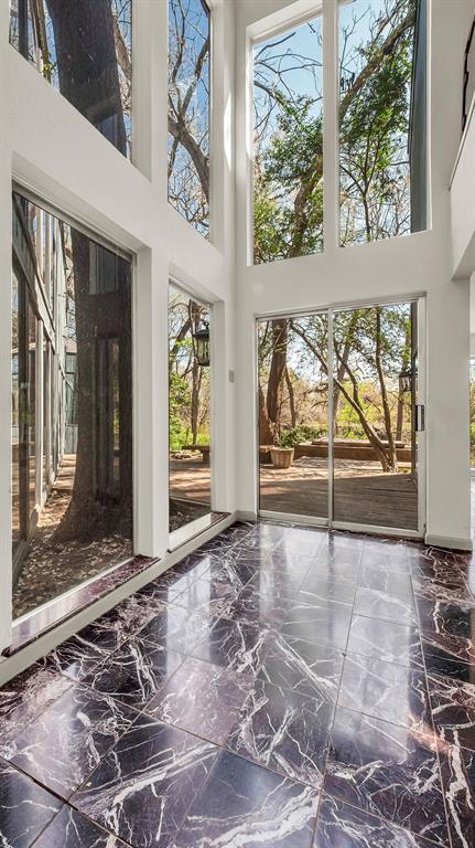 3724 Wooded Creek Drive