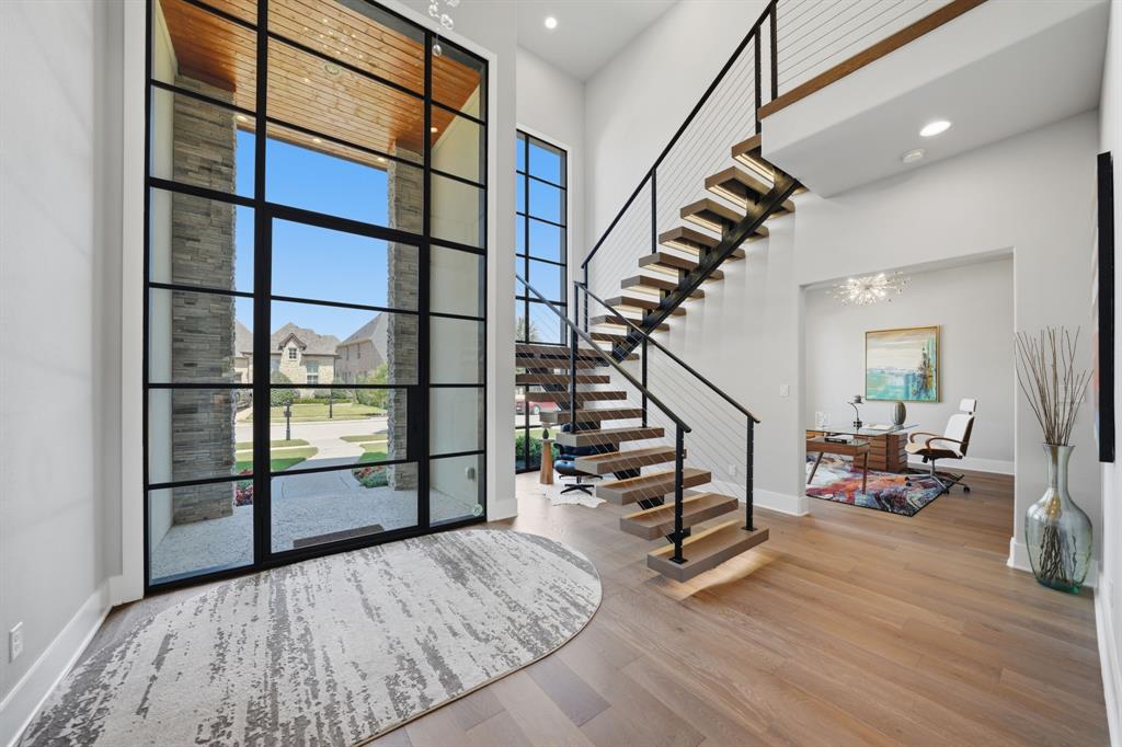 913 Rhone Lane