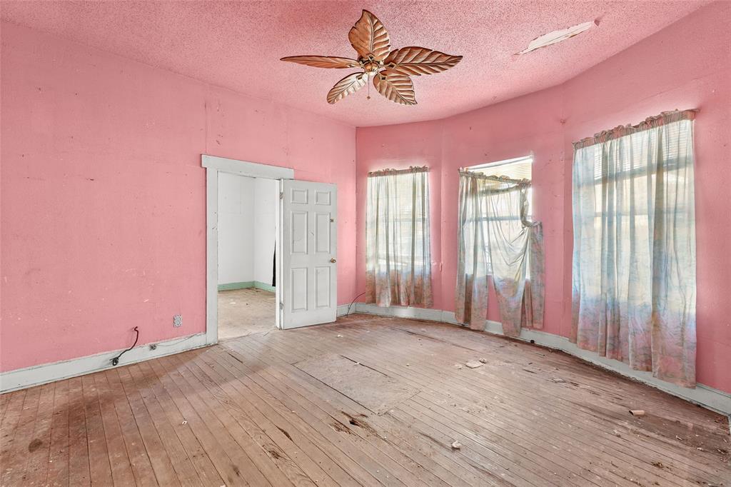 Dallas Land & Loan 02 - Residential