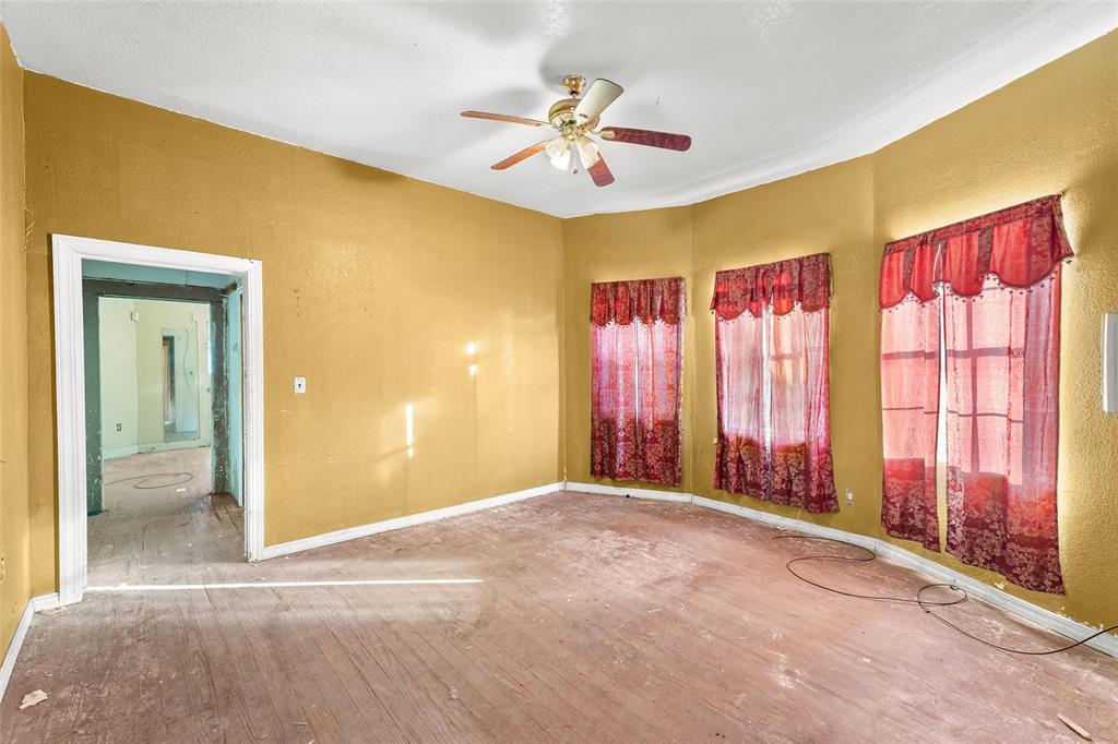 Dallas Land & Loan 02 - Residential