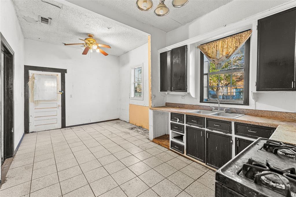 Dallas Land & Loan 02 - Residential