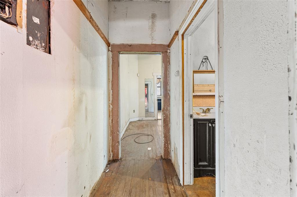 Dallas Land & Loan 02 - Residential