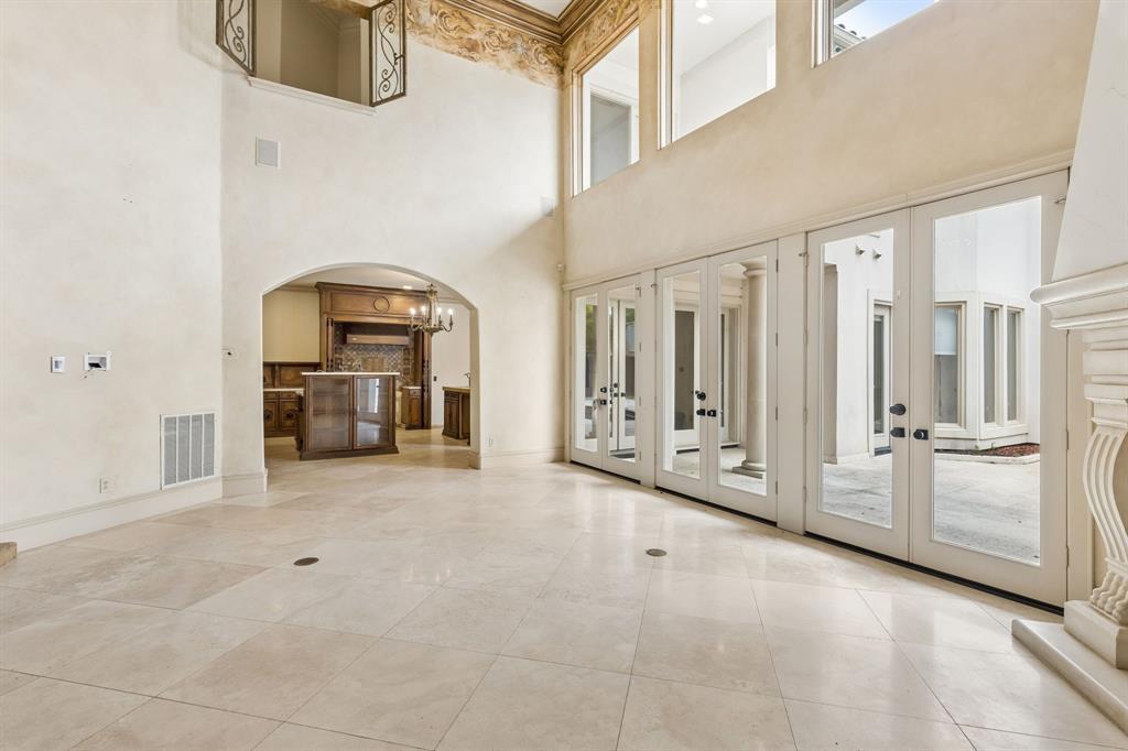 6917 Forest Glen Drive