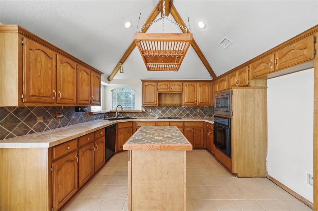 1521 Treeline Drive