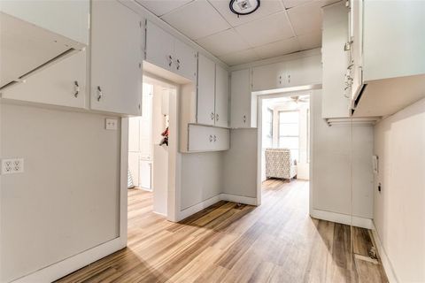 Photo of 511 N Virginia Street, Terrell, TX 75160 (MLS # 21195322)