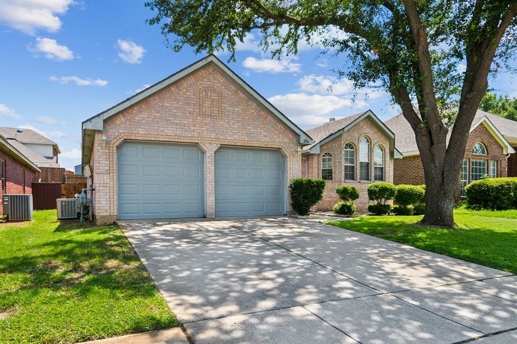 2216 Starleaf Place