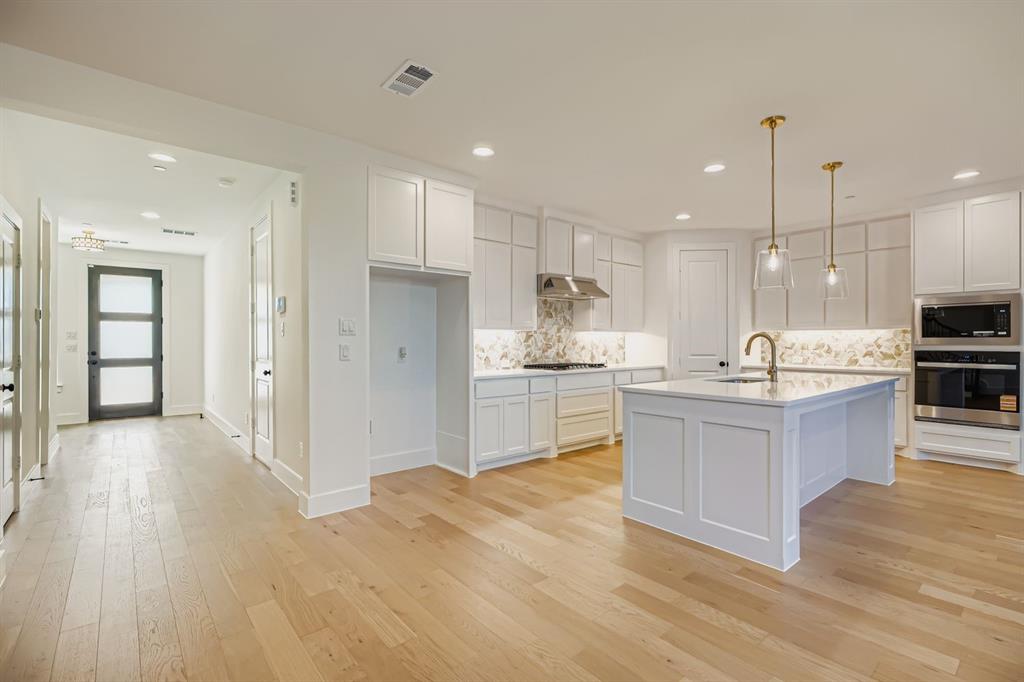 Castle Hills Northpointe Townhomes - Residential