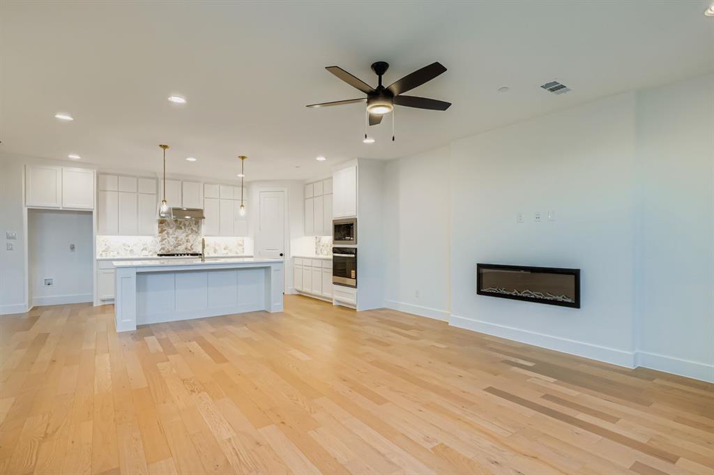 Castle Hills Northpointe Townhomes - Residential