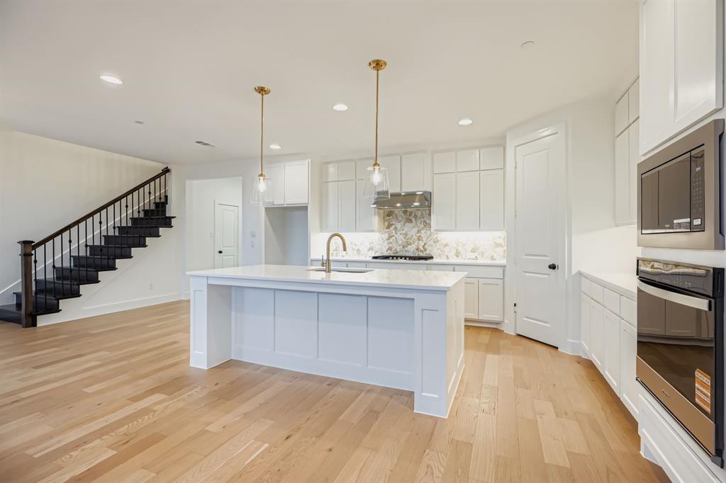 Castle Hills Northpointe Townhomes - Residential