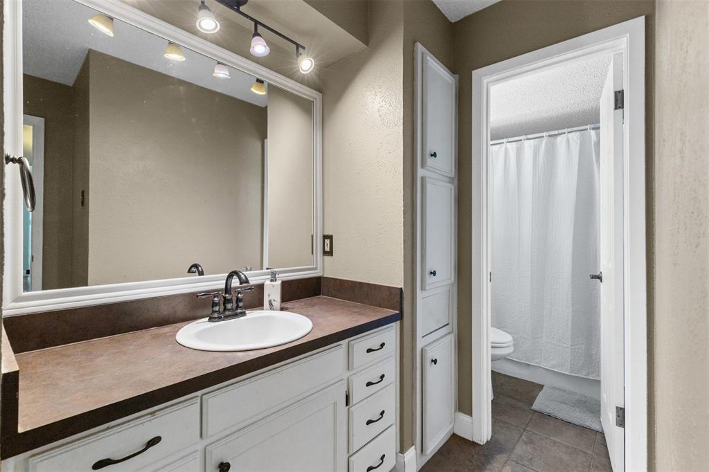 Benbrook, Texas 76126, United States, 3 Bedrooms Bedrooms, ,2 BathroomsBathrooms,Residential,Active,164751