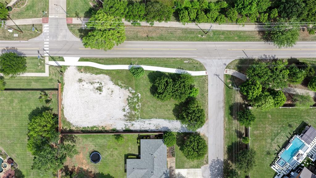 1900 N Carroll Avenue