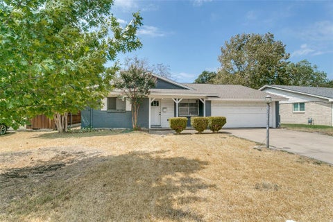 Photo of 1056 Easy Street, Grapevine, TX 76051 (MLS # 21373953)