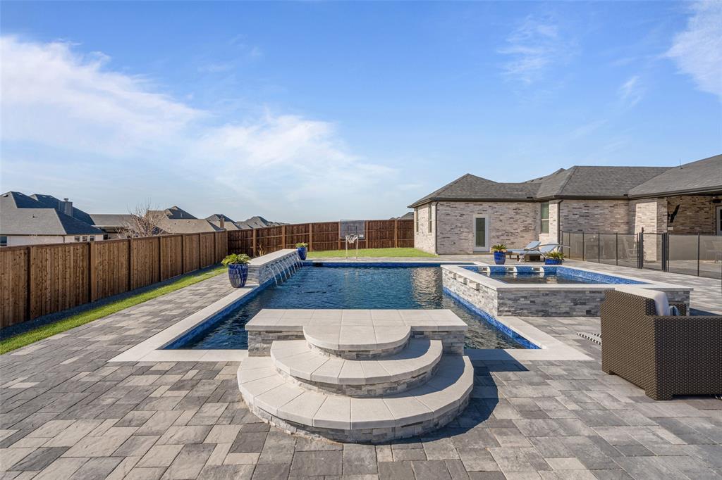 Northglen Ph Two - Residential