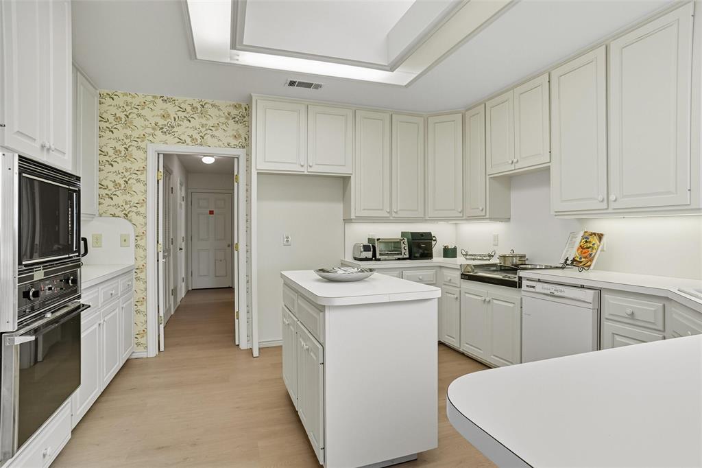 Club Manor - Residential Lease