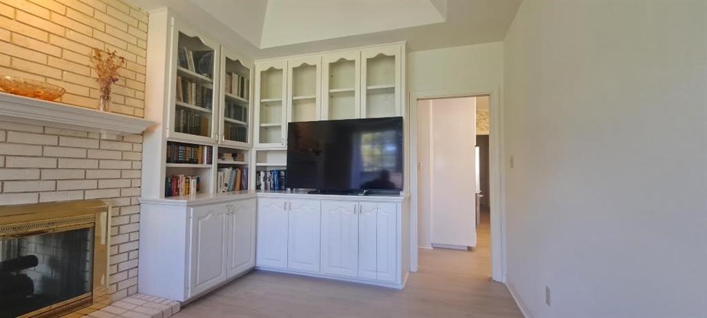 Club Manor - Residential Lease