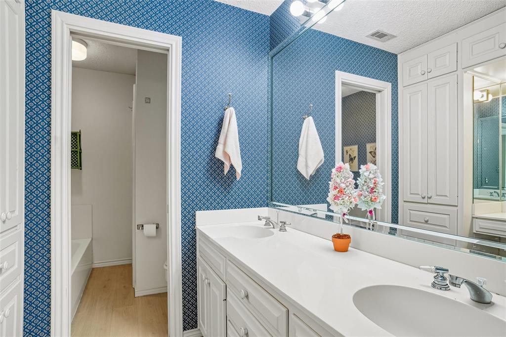 Club Manor - Residential Lease