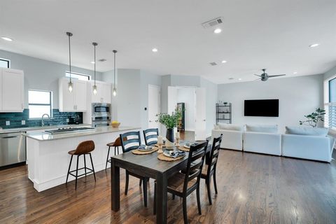 2119 Albany Street Dallas TX 75201