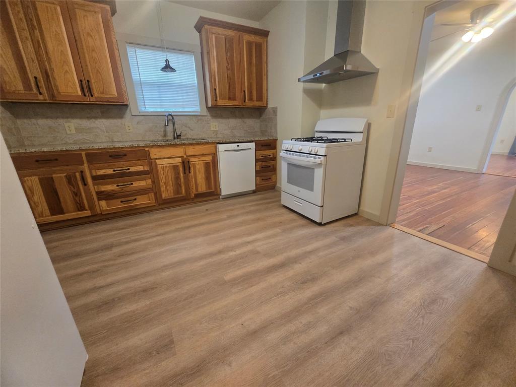 Chamberlin & Taylor - Residential Lease