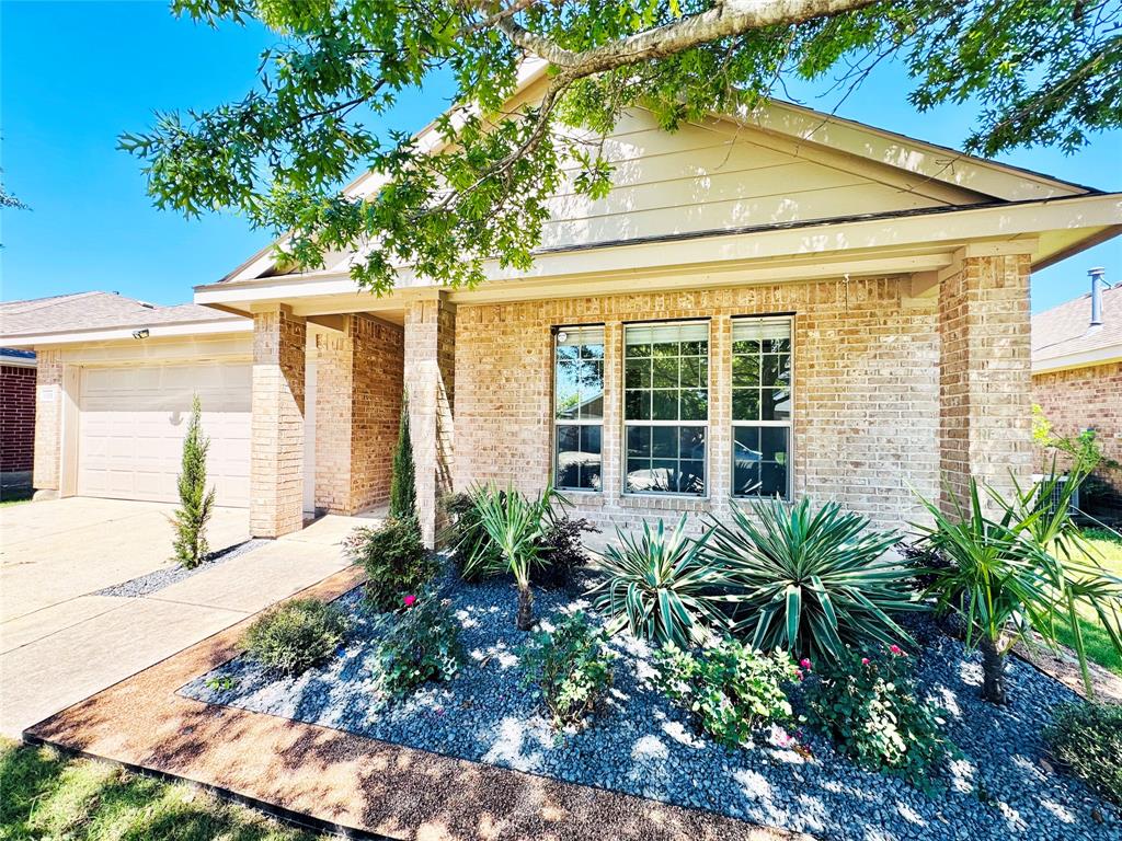 1108 Sandalwood Road