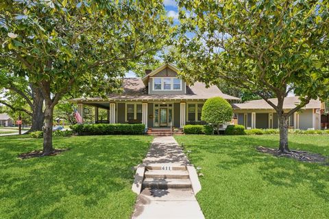 411 S 11th Street Garland TX 75040