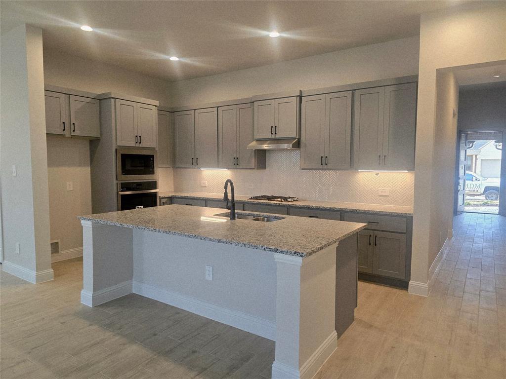 5008 Meadow Vista Lane