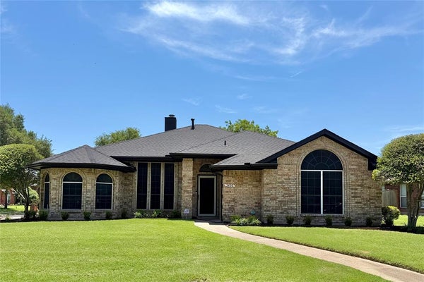2400 WATERLOO LN, MESQUITE, TX 75181 - Image 7fcb8e77076e097bfd2a88e26b9bea37/3469251389