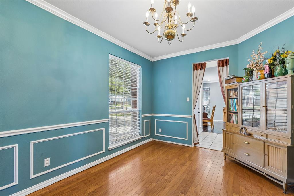 405 Stoneleigh Circle