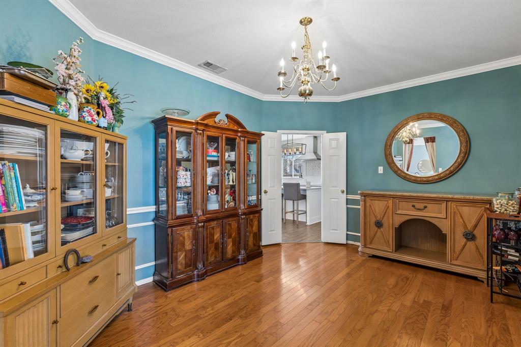 405 Stoneleigh Circle