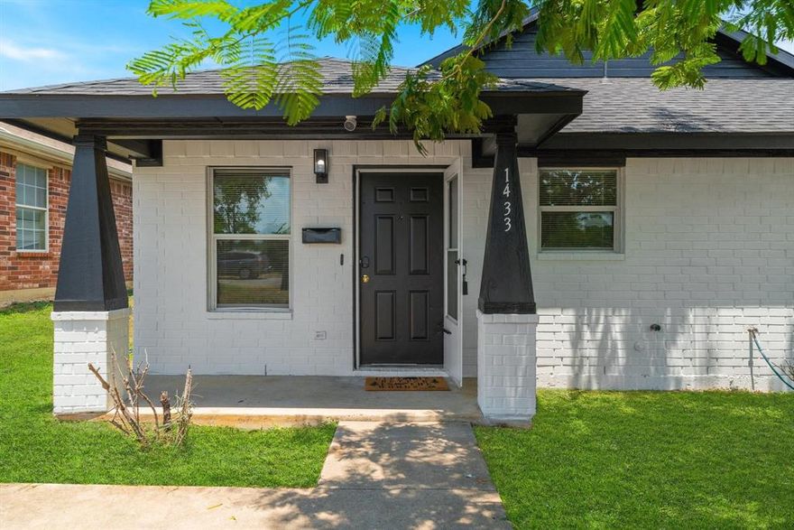 MOVE-IN READY! ACCEPTING HOUSING VOUCHER! This gorgeous newly remodeled 3 bed, 2 bath unit with an OPEN CONCEPT layout for living and dinning areas and easy access to Highways 30 and 287 is available for rent. The unit is equipped with APPLIANCES and in UNIT WASHER, DRYER AND REFRIGERATOR making everyday tasks easy. Educational facilities are conveniently situated, with EDWARD J BRISCOE ELEMENTARY SCHOOL within walking distance of the property and Morningside Middle and Polytechnic High School within 2 miles. Surrounded by green spaces, including the nearby Cobb Park and several parks within a 1 mile radius, residents can appreciate the natural surroundings. A variety of dining options can be found nearby, and Sundance Square, offering a vibrant downtown experience, is a short 10 minute drive. Whether you work in Downtown Fort Worth or other major employment centers, proximity to these areas allows for a shorter commute, saving you time. Don't miss the chance to make this wonderful house your next home! SCHEDULE YOUR TOUR TODAY! PLEASE TEXT FOR QUICKER RESPONSE