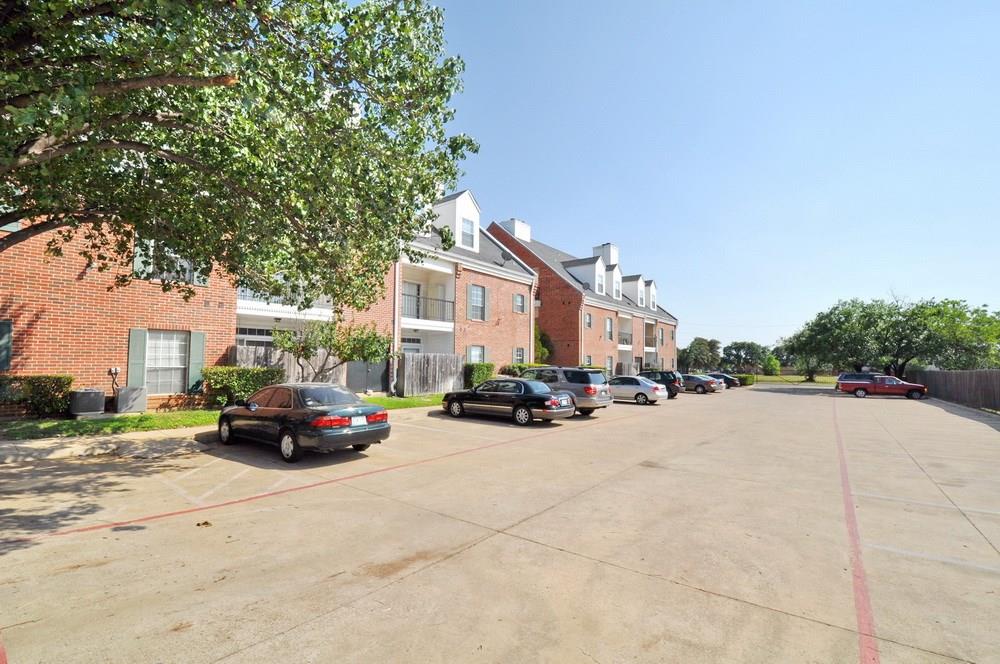 EASTON CONDOMINIUMS - Residential Lease