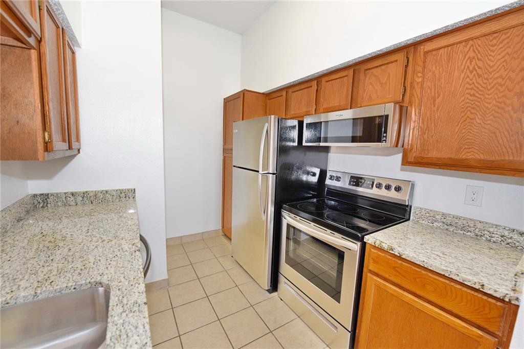 EASTON CONDOMINIUMS - Residential Lease