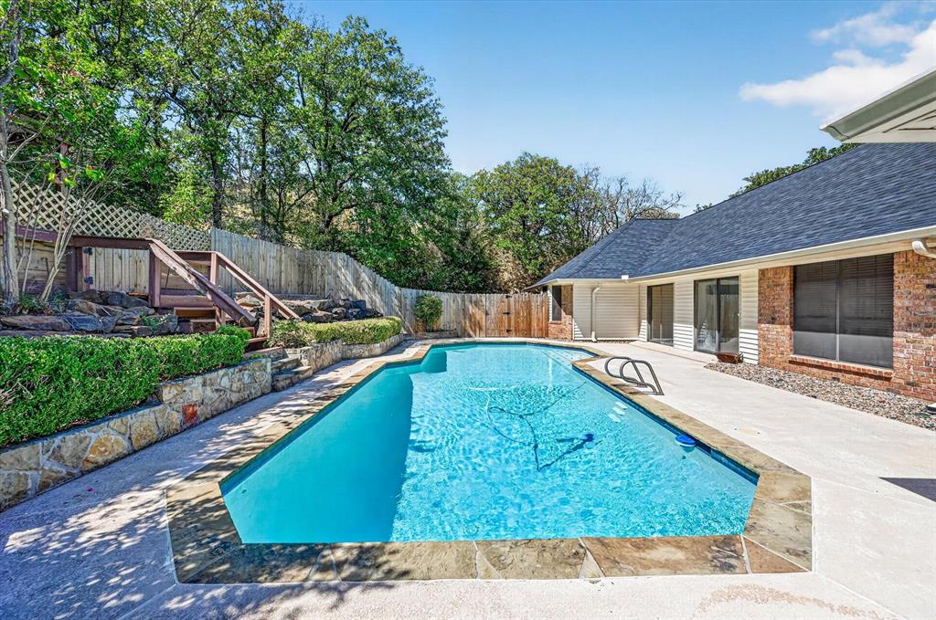 6501 Oakview Drive