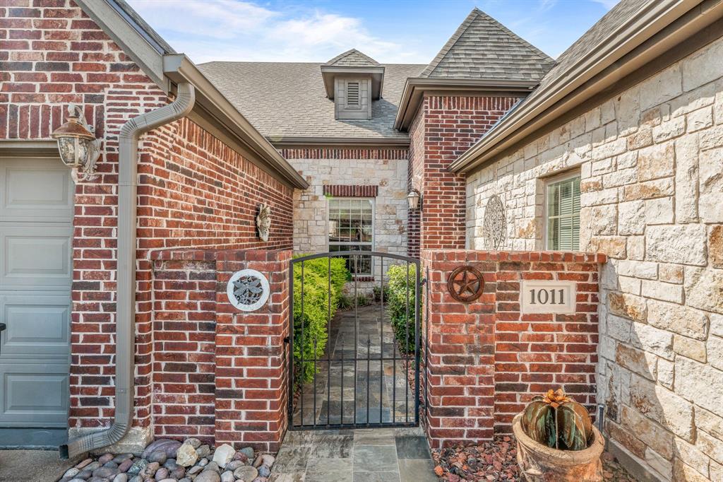 1011 W Avalon Court