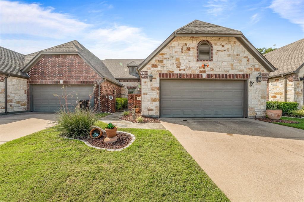 1011 W Avalon Court