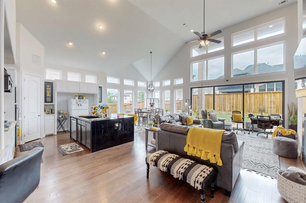 2916 Fountain Park Drive