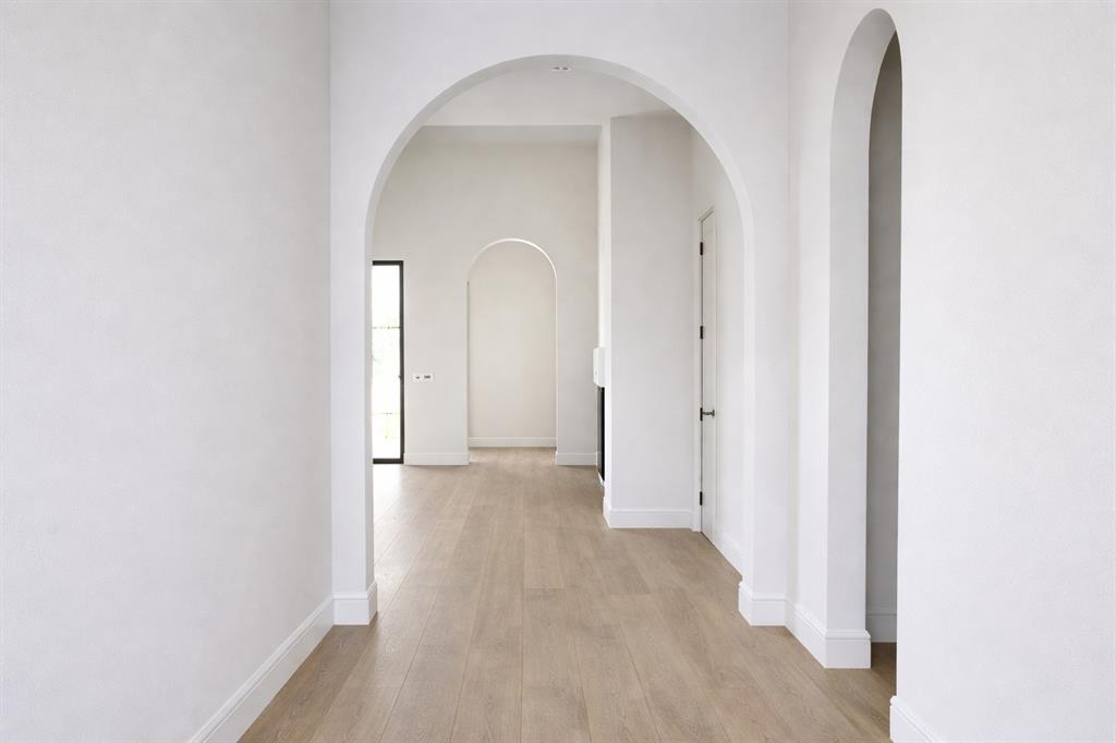 3333 Bridgegate Avenue