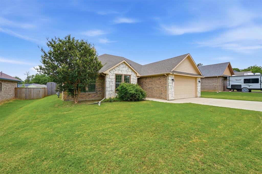 Photo of 2612 Flora Lane, Denison, TX 75020 (MLS # 21295661)
