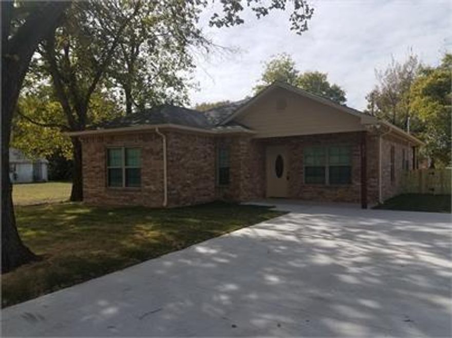 Don't miss out on this beautiful home! 4 beds, 2 baths, and a huge backyard. This home is loaded with great upgrades such as tile wood flooring, granite countertops, stainless steel appliances, ceiling fans, faux wood blinds, and more! This home also includes a stunning covered patio and a fenced private yard with plenty of room for entertainment!  You'll feel right at home here! This one won't last long! Schedule your showing today!

Pets OK with deposit. FYI First month's rent isn't due until move-in. The security deposit is equal to one month's rent and is due when approved and signing your lease.