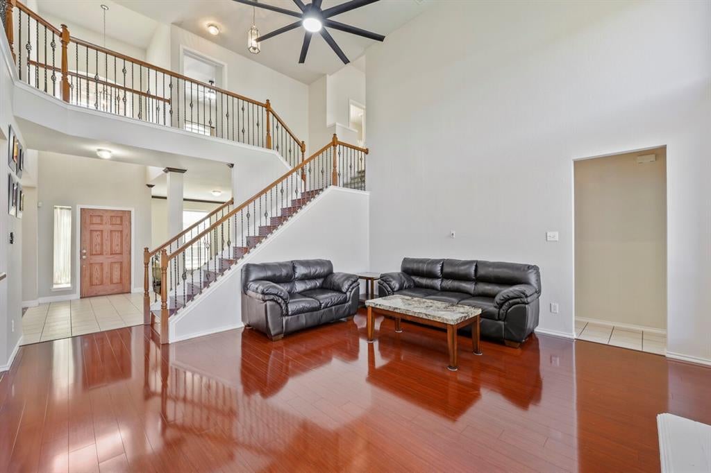 5828 Ivy Glen Drive