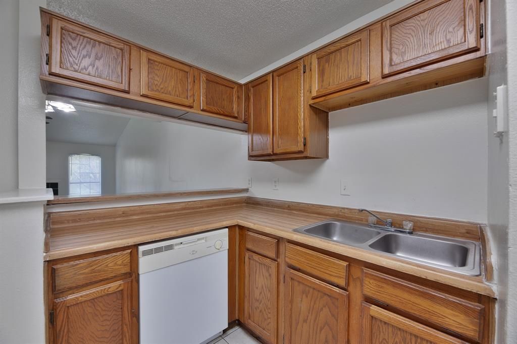 Photo of 309 Chattanooga Drive, Mesquite, TX 75149 (MLS # 21013873)